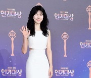 [포토] 공민정, '순백의 드레스로 우아하게~' (2022 SBS 연기대상)