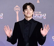 [포토] 김민규, '부드러운 미소에 여심 흔들~' (2022 SBS 연기대상)