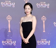 [포토] 공성하, '우아하게~' (2022 SBS 연기대상)