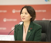 이영 중기장관 "벤처 '혁신 견인차' 발돋움 시킬 것…허들규제 혁파"