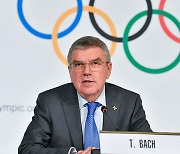 IOC 위원장 "새해에도 러시아 · 벨라루스 제재 확고히 유지"