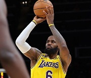 '38세 생일' 제임스 47점 폭발…NBA 레이커스, 애틀랜타 격파