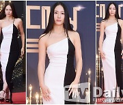 [TD포토+]  정수정 '걷기 조차 힘든 밀착 드레스'