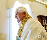 (FILE) VATICAN OBIT POPE BENEDICT XVI