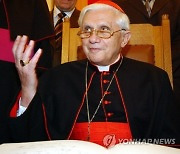 (FILE) VATICAN OBIT POPE BENEDICT XVI