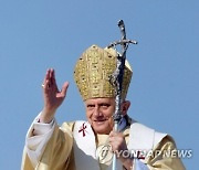 (FILE) VATICAN OBIT POPE BENEDICT XVI