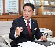 [신년 인터뷰] 정영철 영동군수 "미래형 농업 모델 구축할 것"