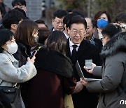 권양숙 여사 예방 마친 이재명 대표