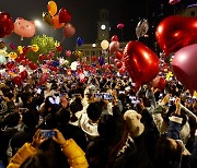 중국 코로나 빠르게 ‘정점’…2~3주 내 중증 환자 급증 전망