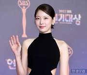 [포토] 공승연, '우아한 손인사~' (2022 SBS 연기대상)