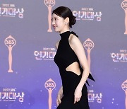 [포토] 공승연, '옆이 뻥 뚫린 과감한 드레스' (2022 SBS 연기대상)