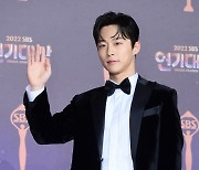 [포토] 배인혁, '카리스마 넘치는 눈빛' (2022 SBS 연기대상)