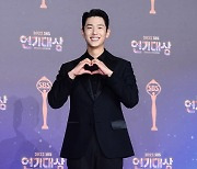 [포토] 이정준, '여심 사로잡는 멋진 모습' (2022 SBS 연기대상)