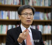 윤영관 "대중 외교는 전략적으로, 일본과의 관계 개선은 적극적으로"[신년 인터뷰]