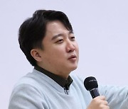 '고려대 출신' 김경진, 동대문을?…이준석 "그럼 난 보스턴 출마해야 하나"