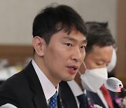 [신년사]이복현 금감원장 "새해 금융사 경영진 책임 강화"