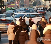 '빵∼' 해맞이 후 도로서 쉴 새 없는 경적…강원 곳곳 교통대란