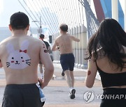 '토끼를 등에 업고 달려보자'