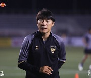 [미쓰비시컵 리뷰] 신태용의 인니, 필리핀에 2-1 승...2위로 준결승 진출