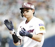 이정후, 2023년 마치고 MLB 도전 확정…키움 “이정후 빅리그 진출 돕겠다”