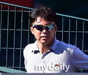 손혁 강공 드라이브…한화 확 달라질까, 수베로 감독 ‘운명의 2023년’