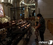 인구 8할이 가톨릭 교도인 필리핀에서 전 교황 추모 발길 이어져