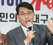 장제원 과거 직격한 윤상현 “적진 출마 요청한 분, 꼰대 됐나”