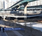 안전 'A등급' 받은 신도림역 육교…갑자기 내려앉아 '전면 통제' [종합]