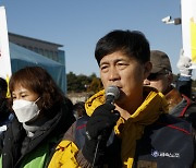 ‘반노조’ 정부와 맞서 싸우며, 설득력 있는 의제로 대중의 지지도 이끌어내야