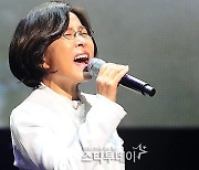 이선희 ‘콘서트 굿즈’ 매출 신고 누락...후크, 탈세 의혹