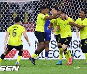 말레이시아, 싱가포르 4-1 꺾고 미쓰비시컵 준결 진출... 태국과 맞대결