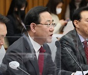 주호영 "선거구제 논의, 필요하면 의원총회로 입장 정할 것"