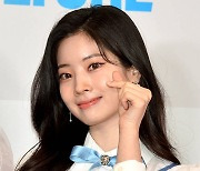 트와이스 다현, 코로나19 확진…"격리 중"