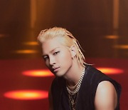 YG 떠난 태양, 더블랙레이블 이적 후 새 프로필 공개