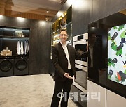 (영상)"손가락 터치로 냉장고 문 열려" 삼성, 비스포크 라인업 선봬[CES 2023]