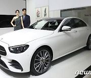 벤츠, BMW 제치고 수입차 판매 1위…지난해 수입차 28만3435대 판매