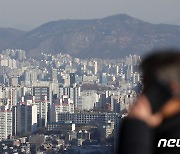 '규제 완화 폭탄' 잇단 연착륙대책, '집값 하락 가속' 브레이크 걸까