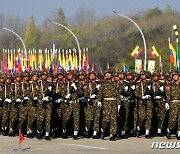 [포토] 행진하는 미얀마군