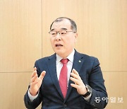 “재정압박에 문 닫게 해달라는 대학 많아… 매몰 비용 엄청날 것”