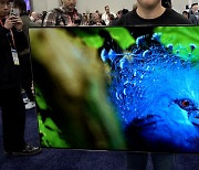 [CES 2023]정말 아무것도 없는 찐 무선TV?? 'Displace'의 무선 LED TV