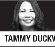 [Tammy Duckworth] Realistic FAA evacuation standards