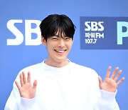 김우빈, 새해부터 통큰 1억 기부..♥︎신민아와 ‘천사 커플’ 그 자체 (종합) [단독]