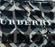 [KH Explains] No more ‘Burberry check’ on Korean school uniforms