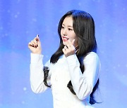 아일리원 하나, '하트 뿜뿜' [사진]