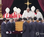 APTOPIX Vatican Benedict XVI Funeral