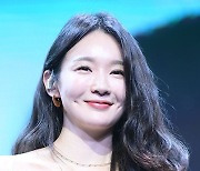 경력직 연봉이 2500만 원? 강민경, 열정페이 논란 사과 “마음 무거워”(전문)