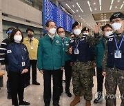 한총리, 나흘만에 인천공항 재방문···중국발 단기체류 외국인 동선 점검