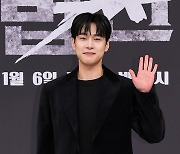 [TD포토] 강유석 '미소 살짝'