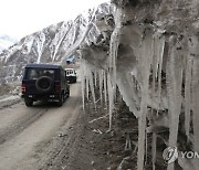 INDIA KASHMIR TRANSPORT ZOJILA PASS OPEN