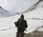 INDIA KASHMIR TRANSPORT ZOJILA PASS OPEN